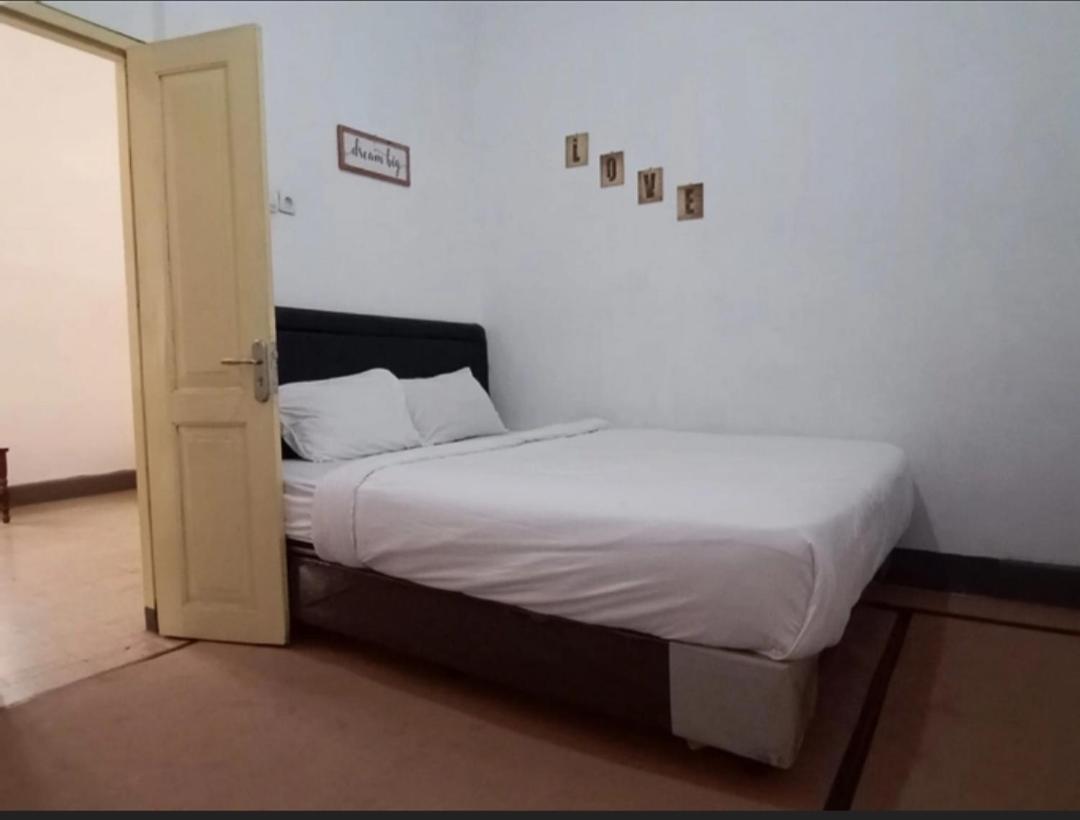 Brak Homestay Probolinggo Exterior photo
